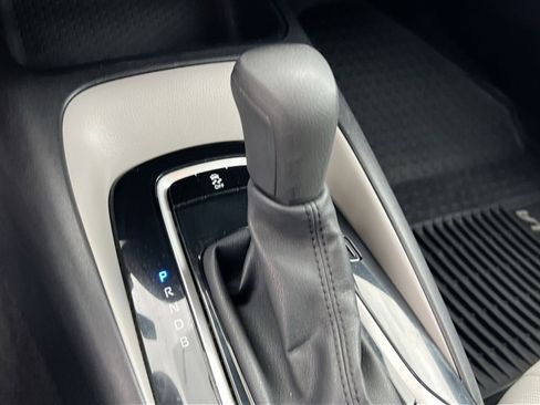 Used 2020 Toyota Corolla LE image 20