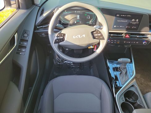 New 2026 Kia Niro LX FWD image 8