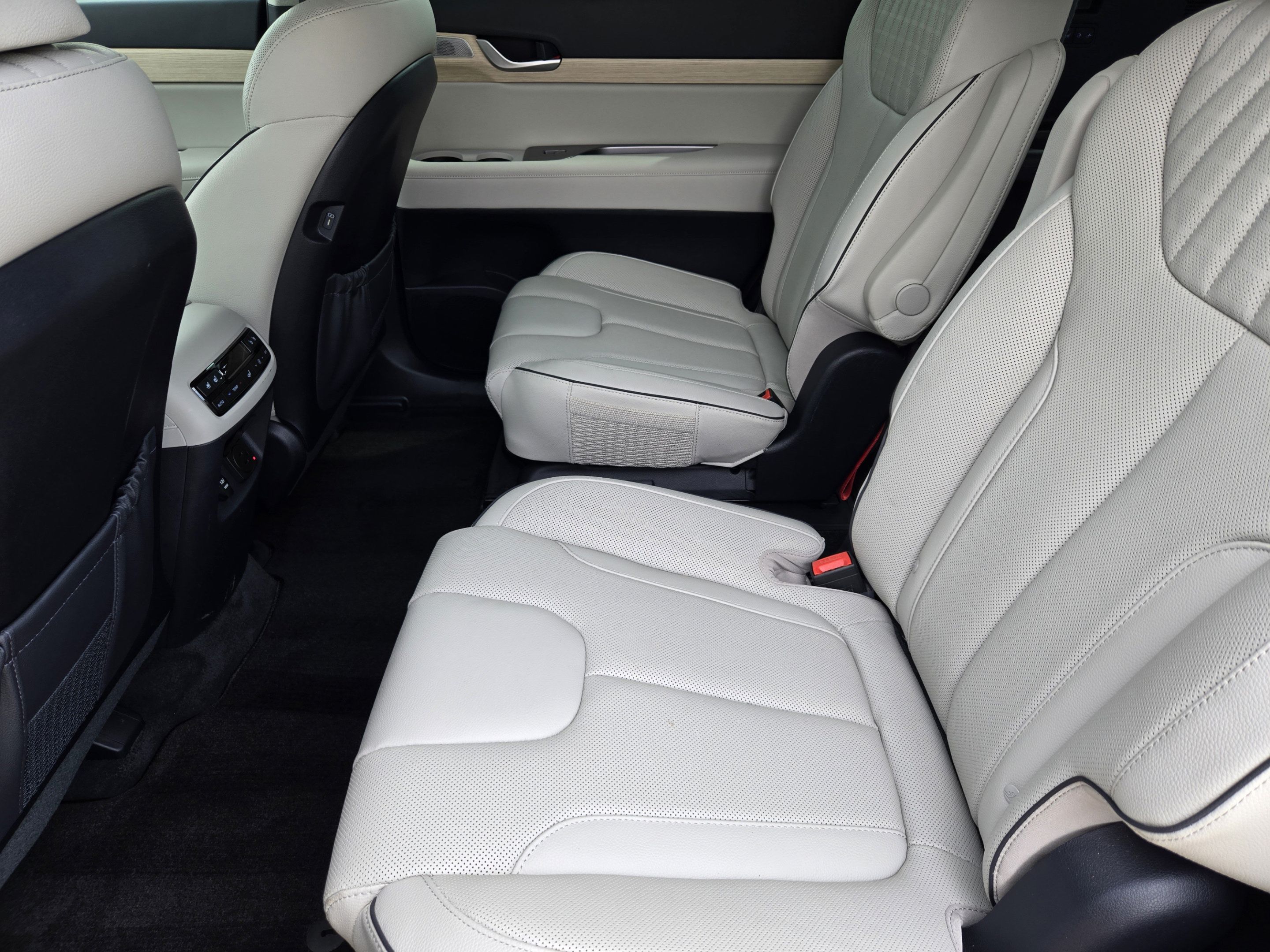 Used 2024 Hyundai Palisade Limited FWD image 30