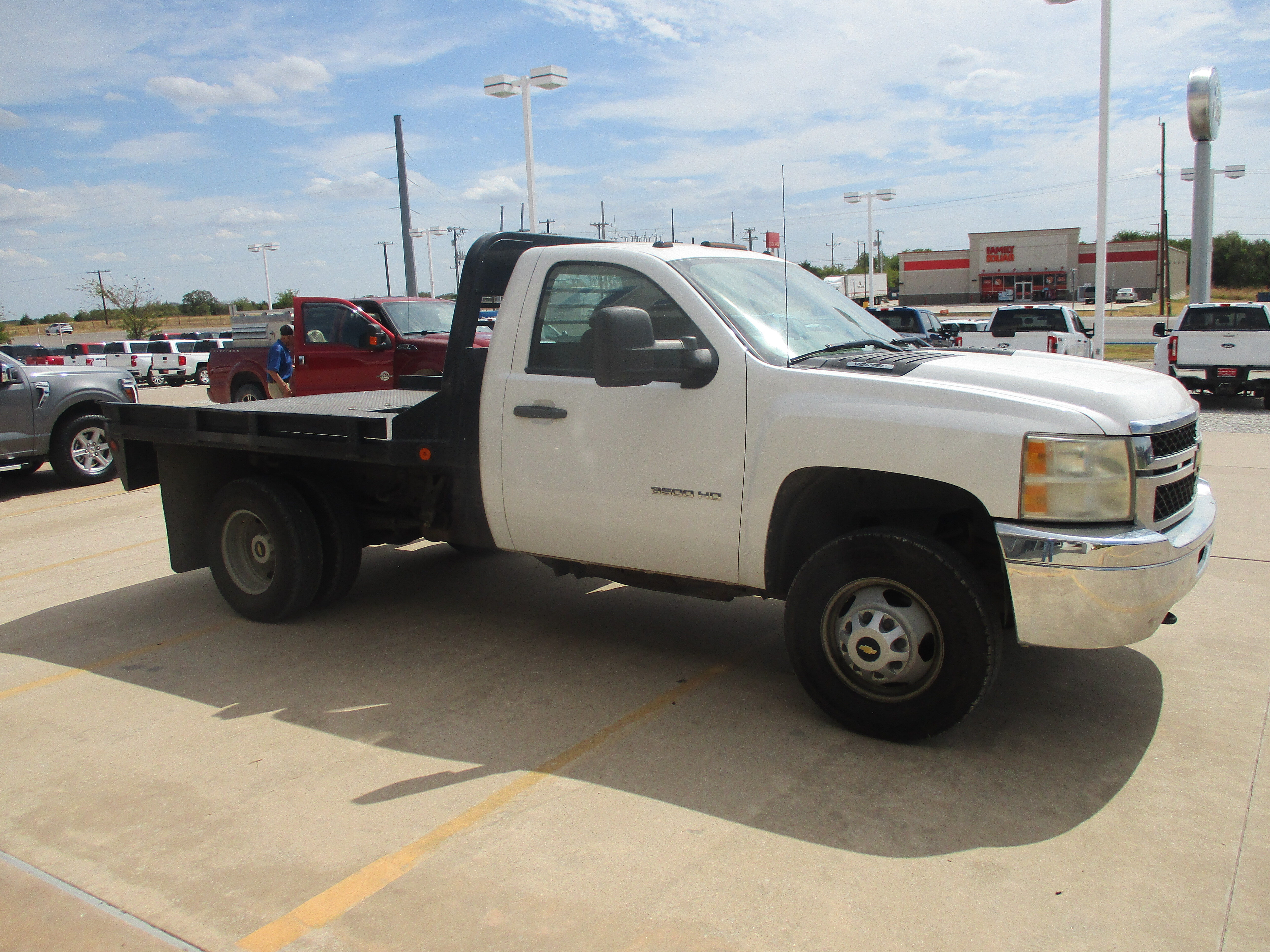Used 2012 Chevrolet Silverado 3500 W/T RWD image 4