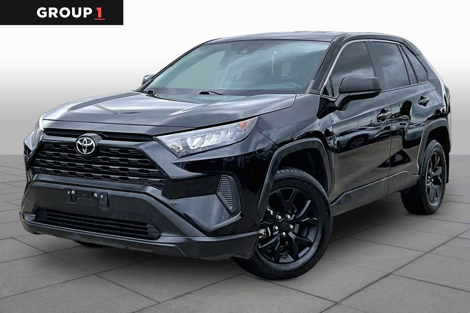 Used 2022 Toyota RAV4 LE FWD image 1