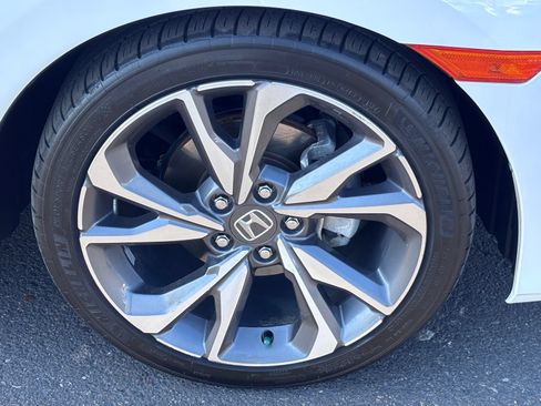 Certified 2019 Honda Civic Touring image 8