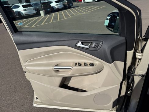 Used 2017 Ford Escape Titanium AWD/4WD image 13