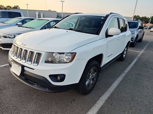 Used 2016 Jeep Compass Latitude FWD image 6