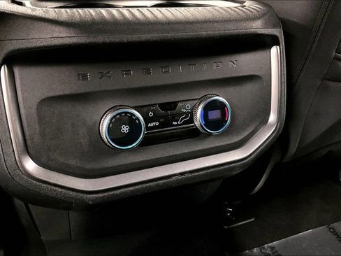 Used 2025 Ford Expedition Active AWD/4WD image 33
