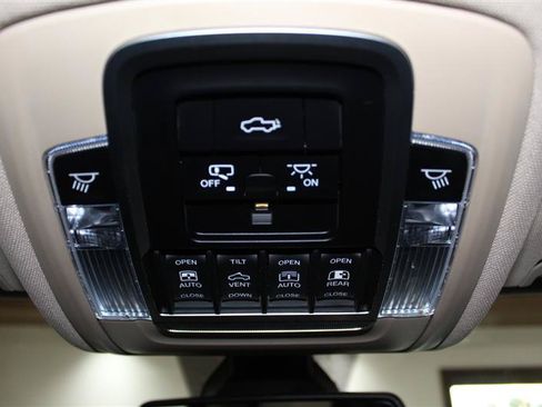 Used 2019 RAM 1500 Laramie AWD/4WD image 22