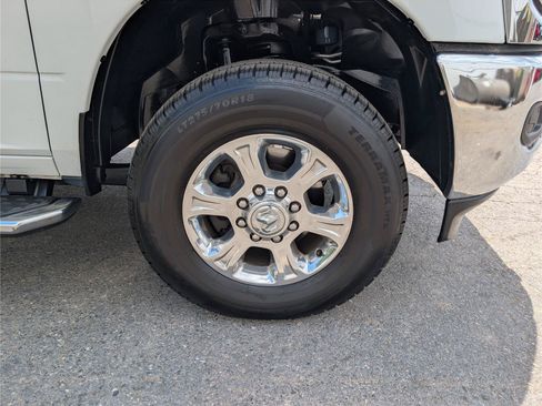 Used 2024 RAM 2500 Big Horn AWD/4WD image 7
