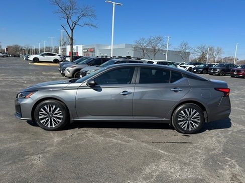 Certified 2023 Nissan Altima 2.5 SV w/ SV Premium Package image 6