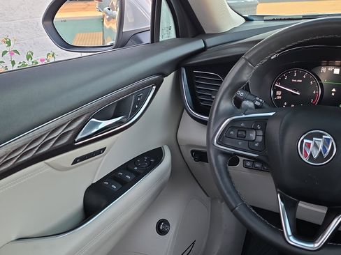 Used 2023 Buick Envision Avenir image 28