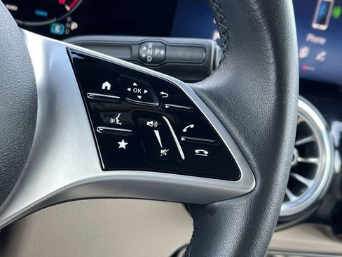 Certified 2024 Mercedes-Benz GLB 250 4MATIC image 29