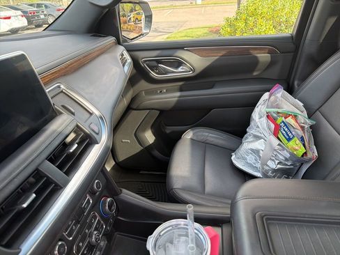 Used 2022 Chevrolet Tahoe High Country image 13