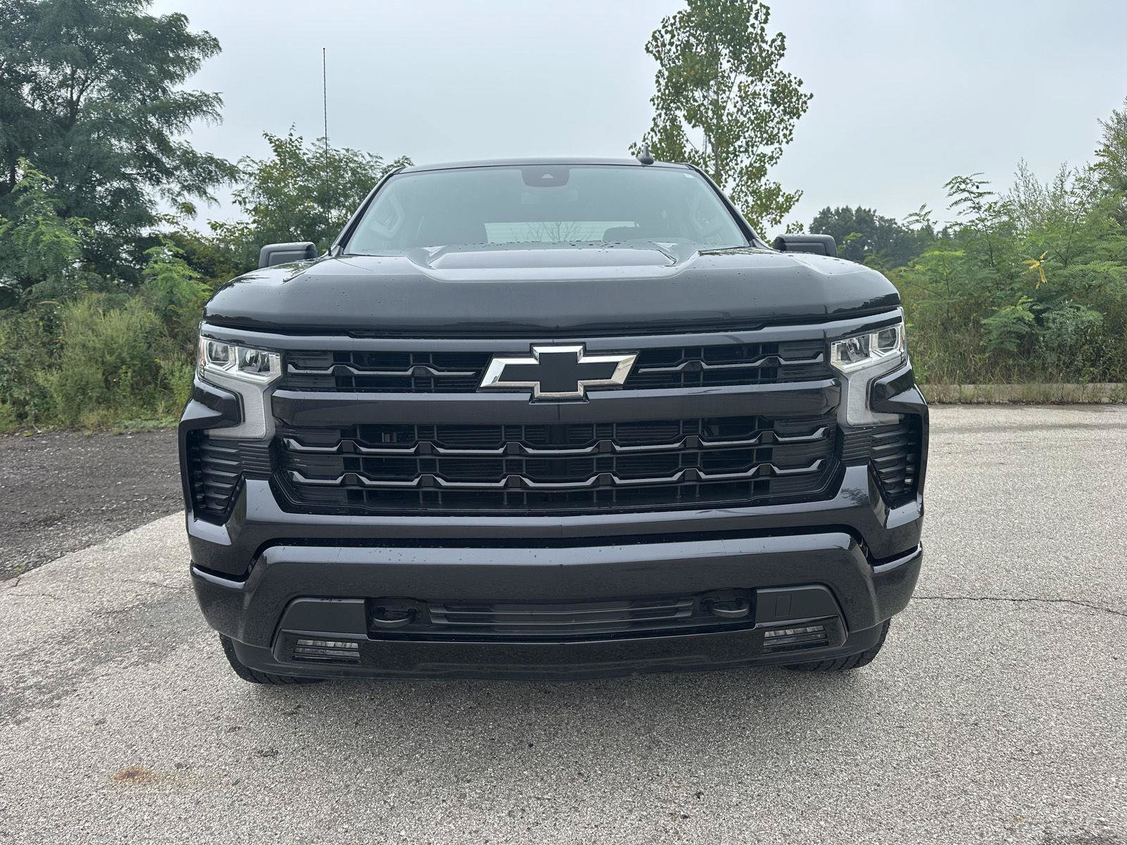 Used 2022 Chevrolet Silverado 1500 RST AWD/4WD image 2