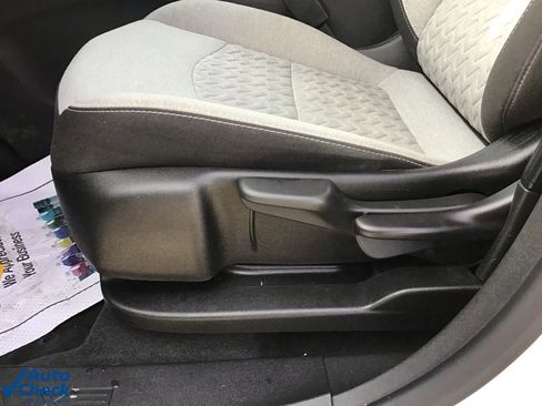 Used 2024 Chevrolet Equinox LS image 28