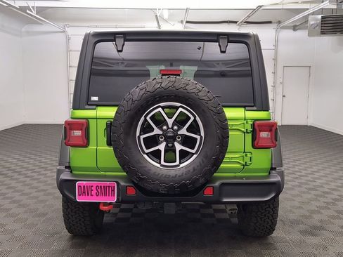 Used 2025 Jeep Wrangler Unlimited Rubicon w/ Convenience Group AWD/4WD image 10