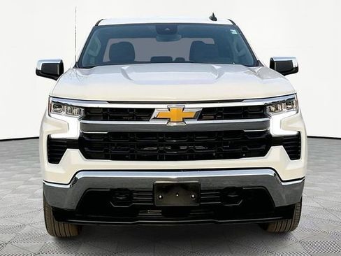 Used 2023 Chevrolet Silverado 1500 LT image 2