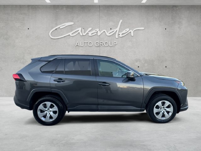 Used 2021 Toyota RAV4 LE FWD image 17