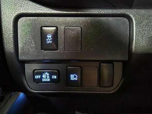 Used 2023 Toyota Tacoma SR AWD/4WD image 40