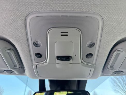 Used 2019 Toyota Prius XLE image 22