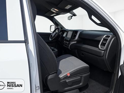 Used 2023 RAM 2500 Tradesman w/ Chrome Appearance Group AWD/4WD image 6