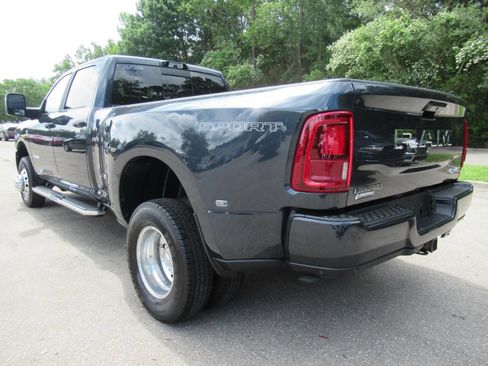 New 2026 RAM 3500 Big Horn AWD/4WD image 5