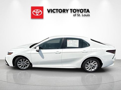 Used 2023 Toyota Camry SE FWD image 6