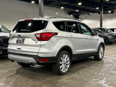 Used 2019 Ford Escape SEL AWD/4WD image 2