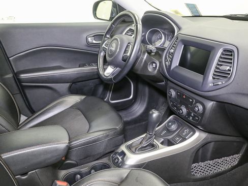 Used 2020 Jeep Compass Latitude w/ Cold Weather Group AWD/4WD image 20