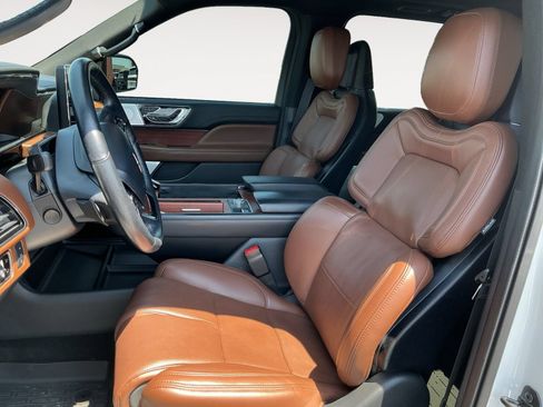 Certified 2023 Lincoln Navigator Reserve AWD/4WD image 9
