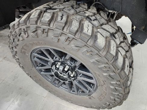 Used 2021 Ford F250 Lariat image 3