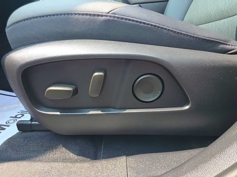 Used 2025 Chevrolet Equinox LT w/ Convenience Package II AWD/4WD image 22