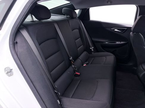 Used 2025 Chevrolet Malibu LS FWD image 33