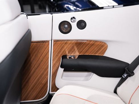 Used 2016 Rolls-Royce Dawn RWD image 15