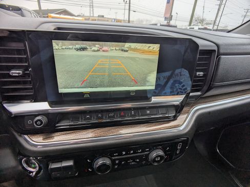 Used 2025 Chevrolet Silverado 1500 LT AWD/4WD image 22