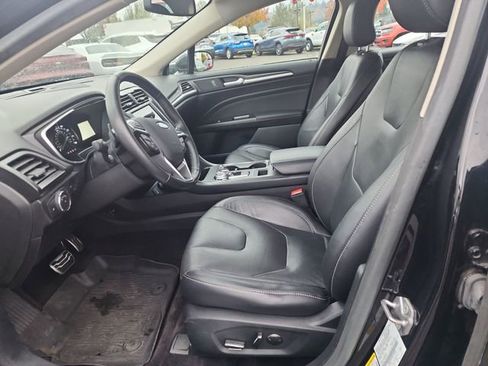 Used 2017 Ford Fusion Titanium image 9