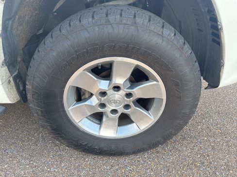 Used 2012 Toyota 4Runner SR5 image 9