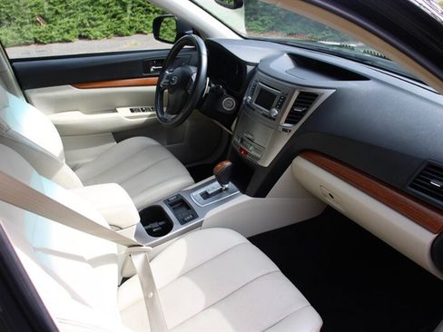Used 2014 Subaru Outback 2.5i Limited w/ Moonroof Package AWD/4WD image 15