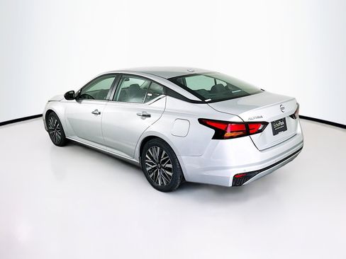 Used 2024 Nissan Altima 2.5 SV image 5