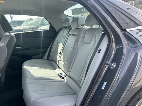 Used 2025 Hyundai Elantra Limited image 21
