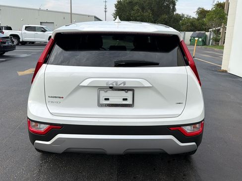Used 2026 Kia Niro LX FWD image 10