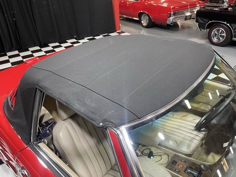 Used 1989 Mercedes-Benz 560 SL image 16