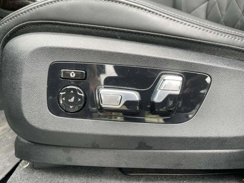 Used 2024 BMW X7 xDrive40i w/ M Sport Package AWD/4WD image 17