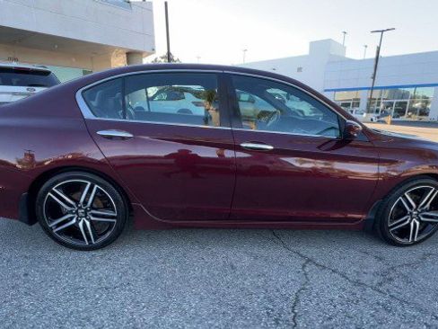 Used 2016 Honda Accord Sport image 9