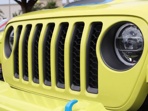 Used 2022 Jeep Wrangler Unlimited Rubicon 4xe w/ Cold Weather Group image 33