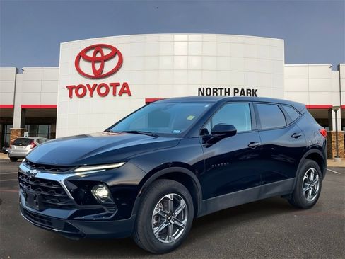 Used 2024 Chevrolet Blazer LT image 1