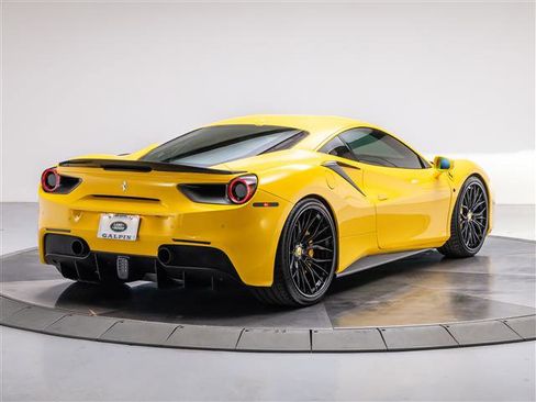 Used 2018 Ferrari 488 GTB RWD image 5