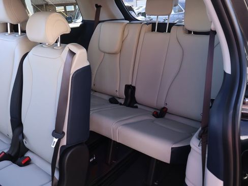 New 2026 Kia Carnival EX image 14