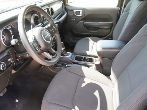 Used 2023 Jeep Gladiator Sport AWD/4WD image 16