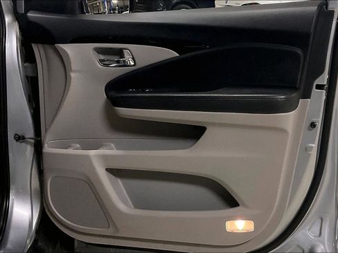 Used 2019 Honda Pilot Touring image 21