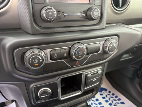 Used 2019 Jeep Wrangler Sport image 26