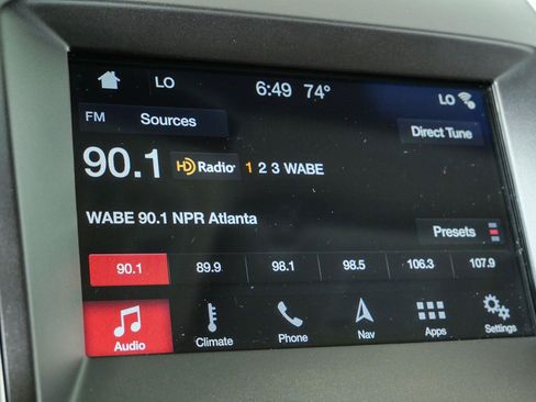 Used 2019 Ford Edge Titanium FWD image 14